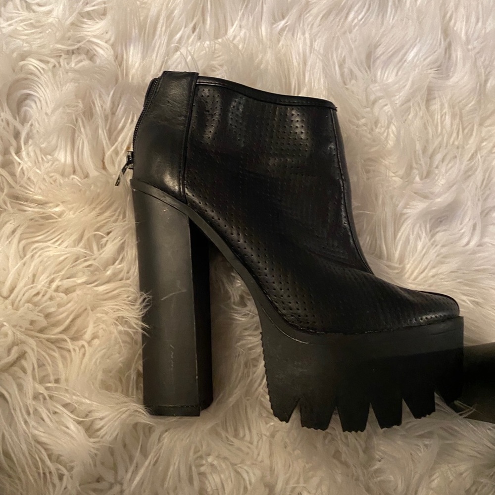 Black booties - Picture 3 of 4
